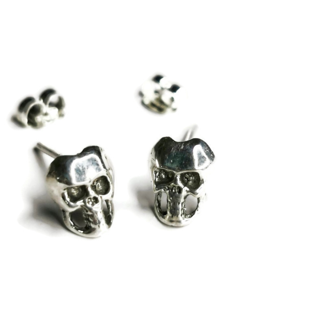 Black Diamond Pirate Skull Stud Earrings - Adventure-Inspired Jewelry for Any Occasion