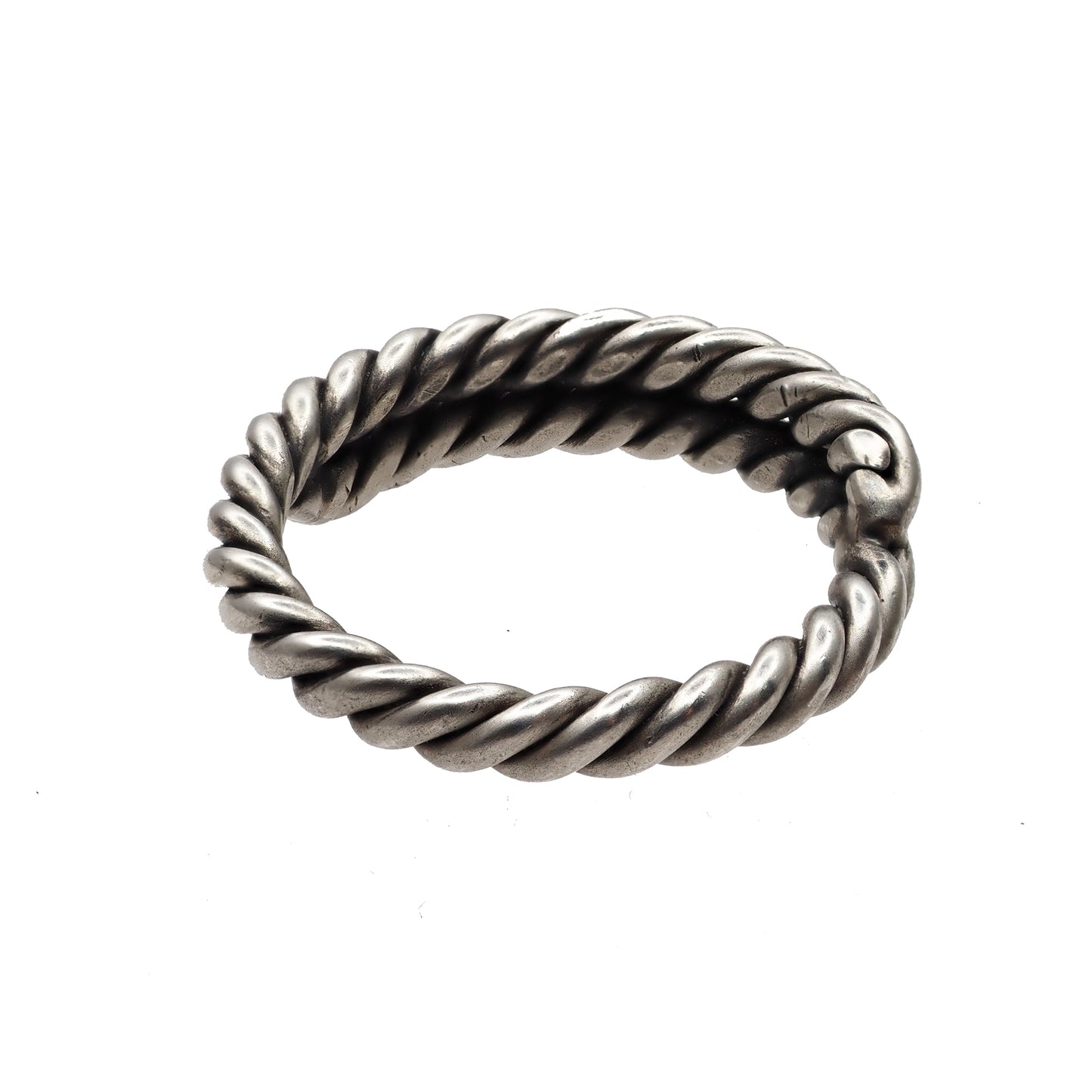 Stunning Spiral Rope Ring - Elegant and Versatile Design