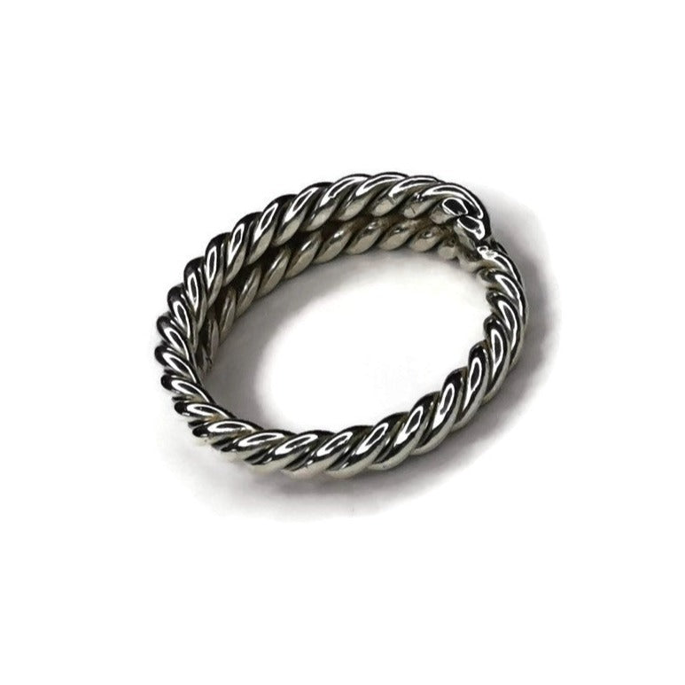Stunning Spiral Rope Ring - Elegant and Versatile Design