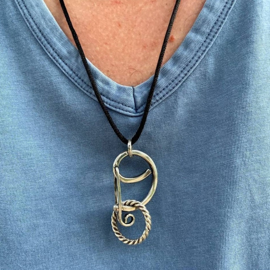 The Elegant Wedding Ring Holder Necklace - A Thoughtful Gift for Doctors