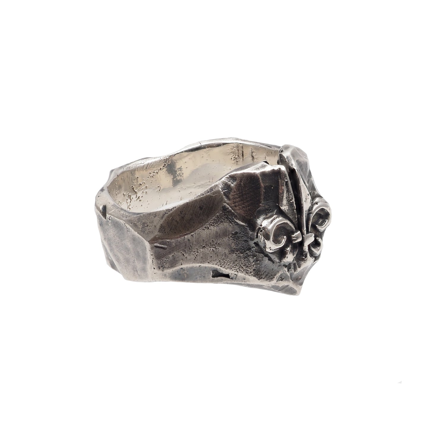 King Arthur's Knight Silver Signet Ring features a fleur-de-lis on a Shattered shield- A Tribute to Arthurian Legends