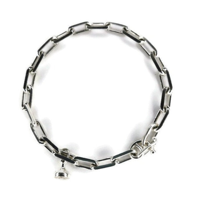 silver chain link bracelet